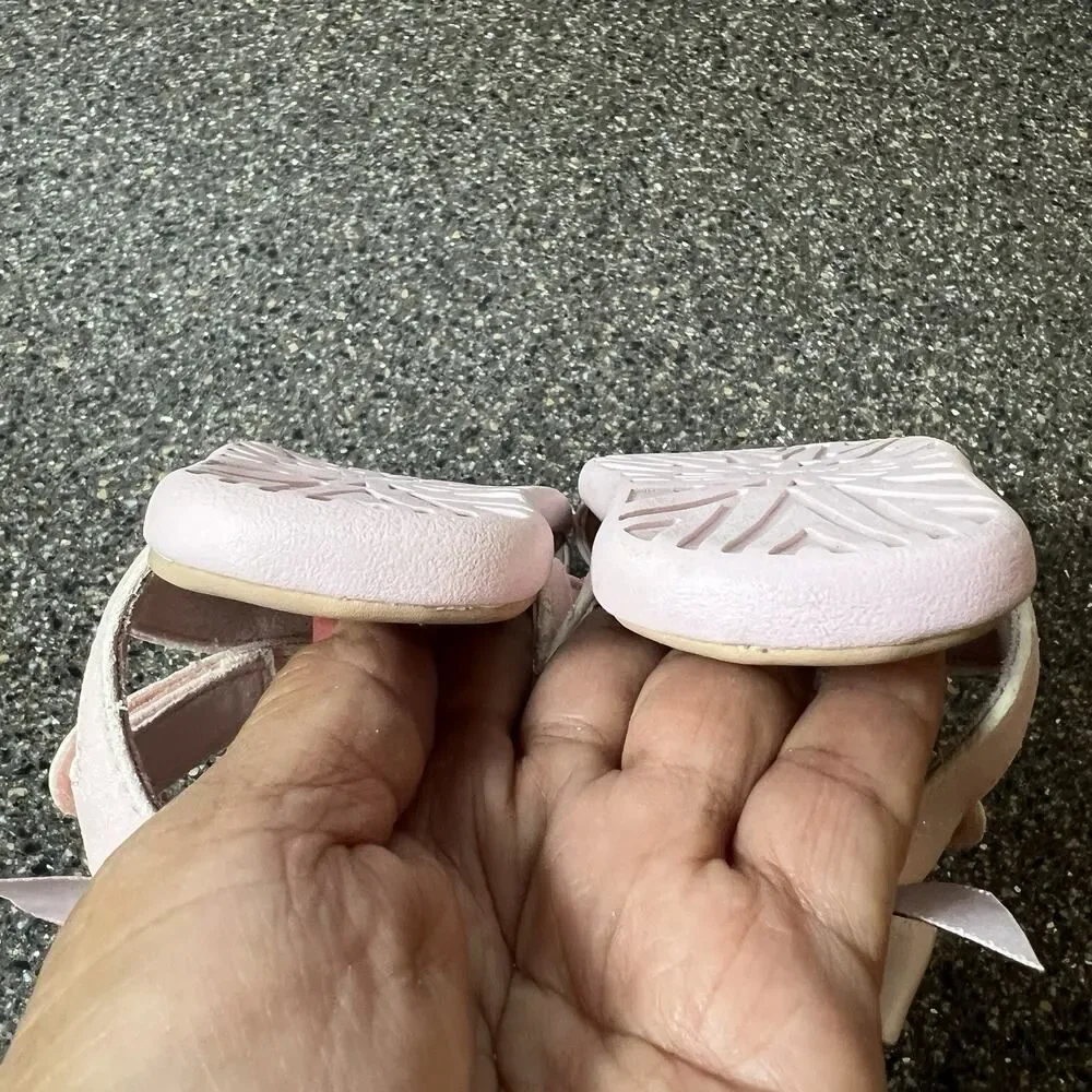 UGG Little Girls Toddlers Size 6/7 Pink Glitter Faux Leather Ankle Strap Sandals